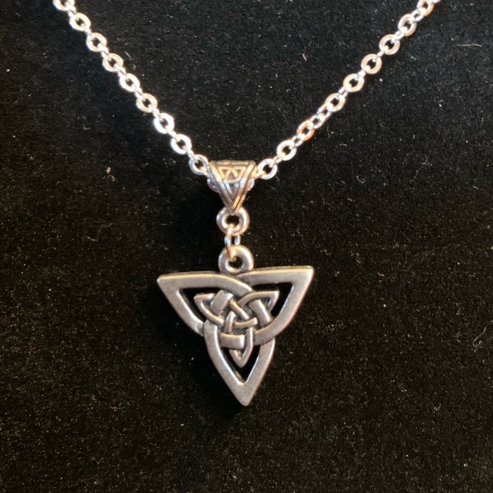 Celtic Knot Necklace. Newly made, never worn.